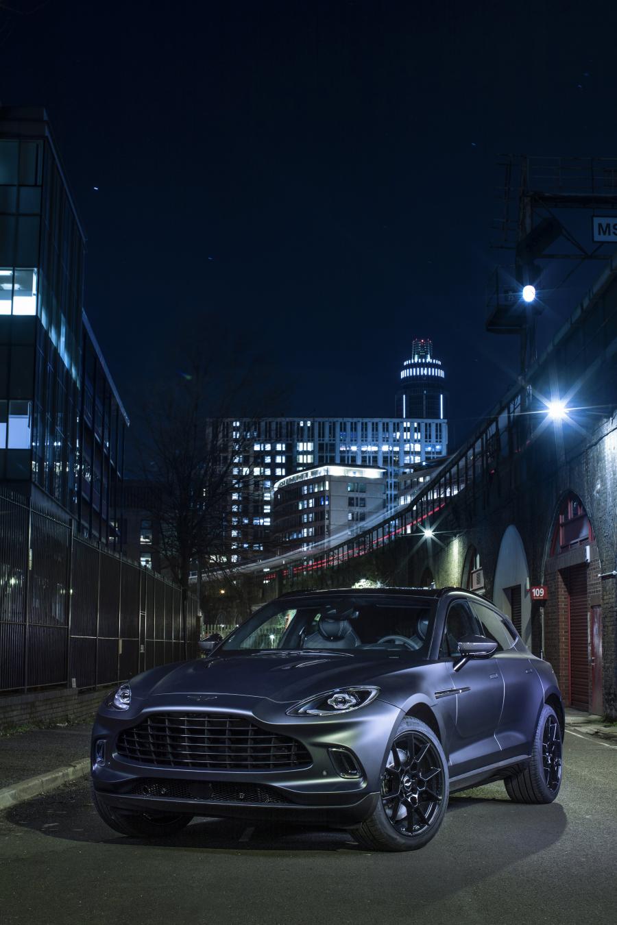  Aston Martin DBX by Q 2020 года  (фото 2 из 11)